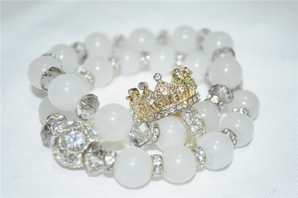 梦见玉镯是什么意思 梦见玉镯是什么意思