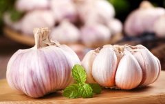 梦见种大蒜 做梦梦见种大蒜是什么预兆 梦见种大蒜好不好