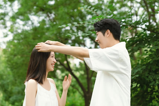 女ab型血配对,女ab型血和血型男生最配